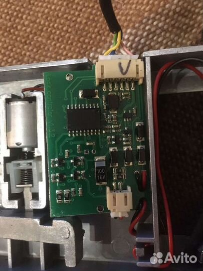 Вскрытие замков автомобилей сейфов