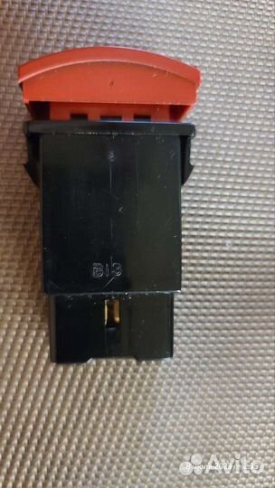 Кнопка аварийной сигнализации Киа Пиканто 1