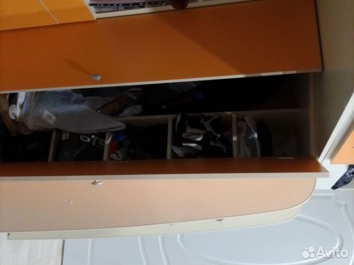 Уголок школьника с кроватью и матрасом