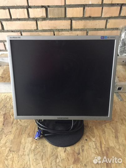 Монитор Samsung 943N