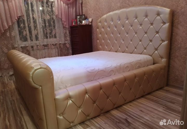 Кровать
