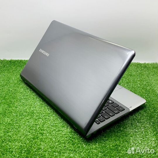 Ноутбук Samsung