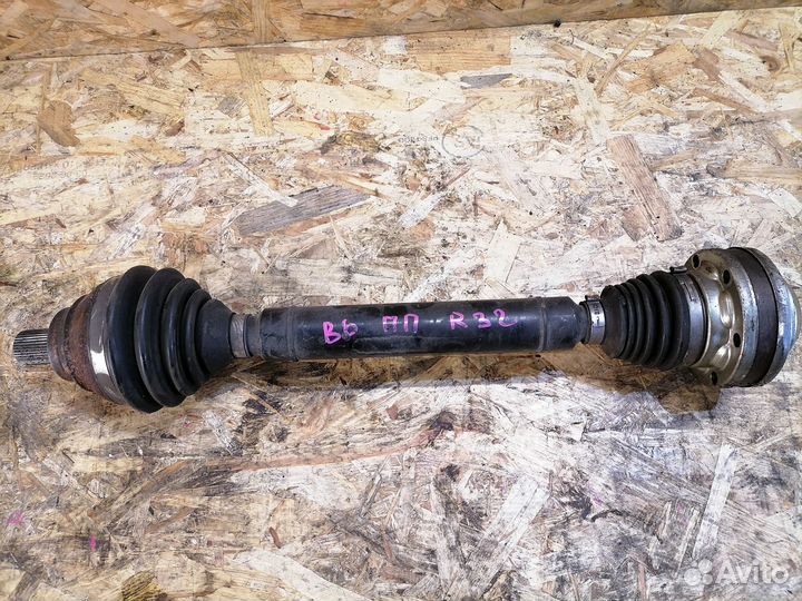 Передний правый привод Volkswagen Passat B6 3.2