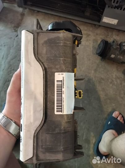 Подушка безопасности пассажира seat