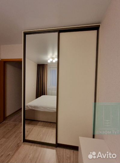 Шкаф с зеркалом