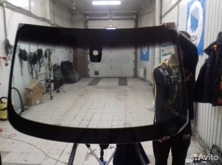 Лобовое стекло Bmw e60