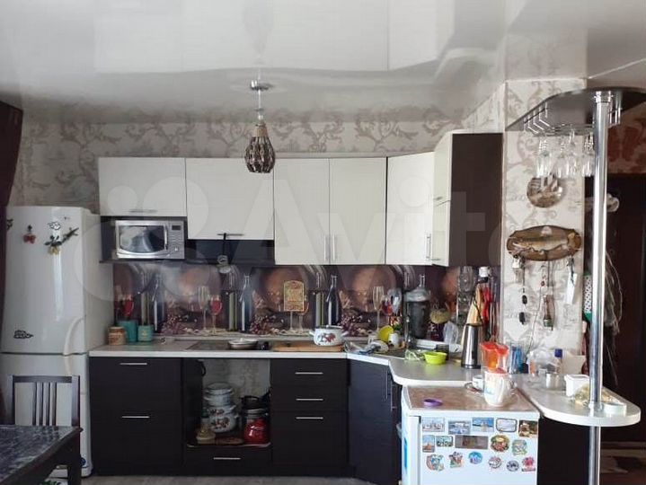 4-к. квартира, 85 м², 3/3 эт.