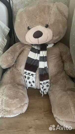 Большой мягкий медведь