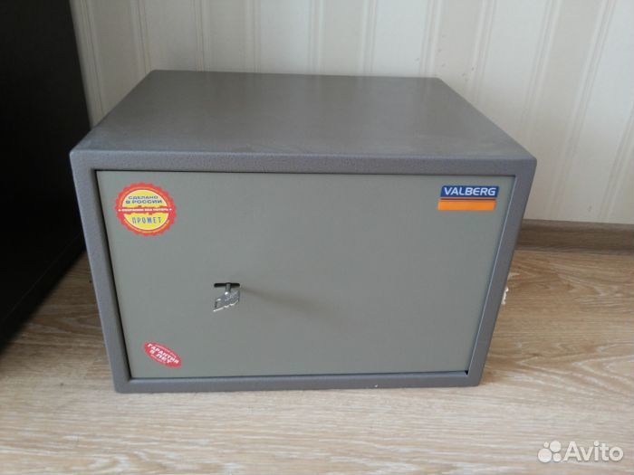 Сейф металлический