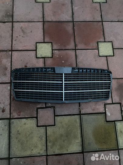 Решетка радиатора на мерседес бенз 210