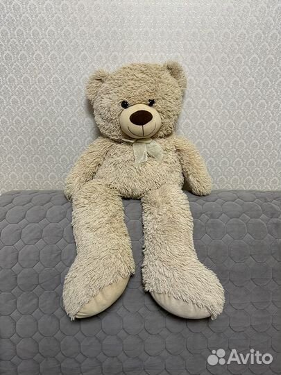 Плюшевый медведь метровый