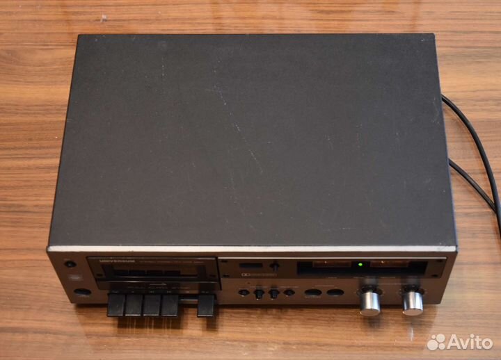 Кассетная дека Universum (стрелочки)