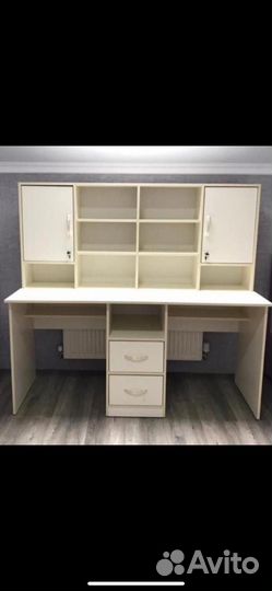 Письменный стол для школьника на двоих