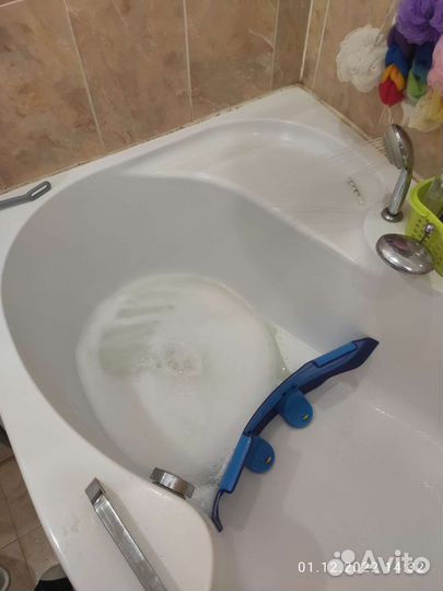 Сидение в ванну, перегородка для ванны baby dam