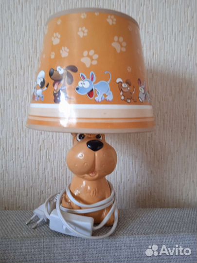 Люстра переключается на дистанционке и святиль