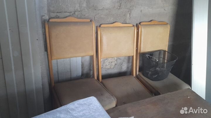 Кухонный стол