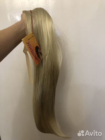 Искусственный хвост на ленте