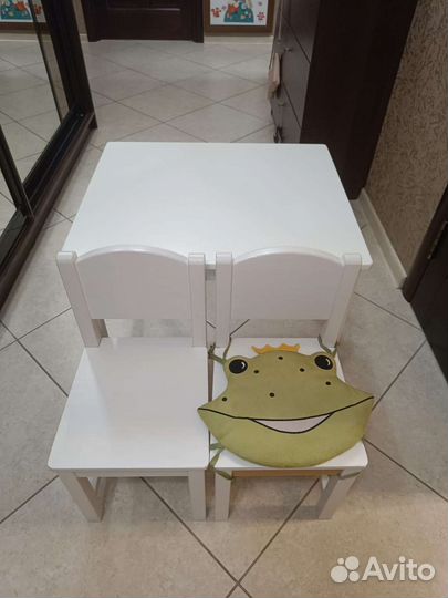 Стол детский и 2 стула IKEA