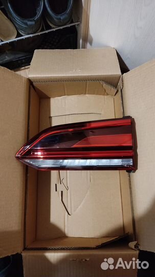Фонарь задний внутренний правый Volkswagen Touareg