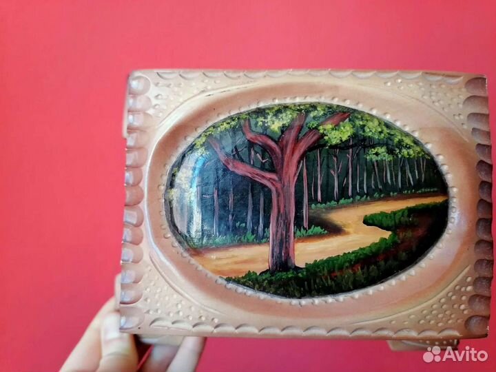 Шкатулка деревянная, резьба, лак, роспись