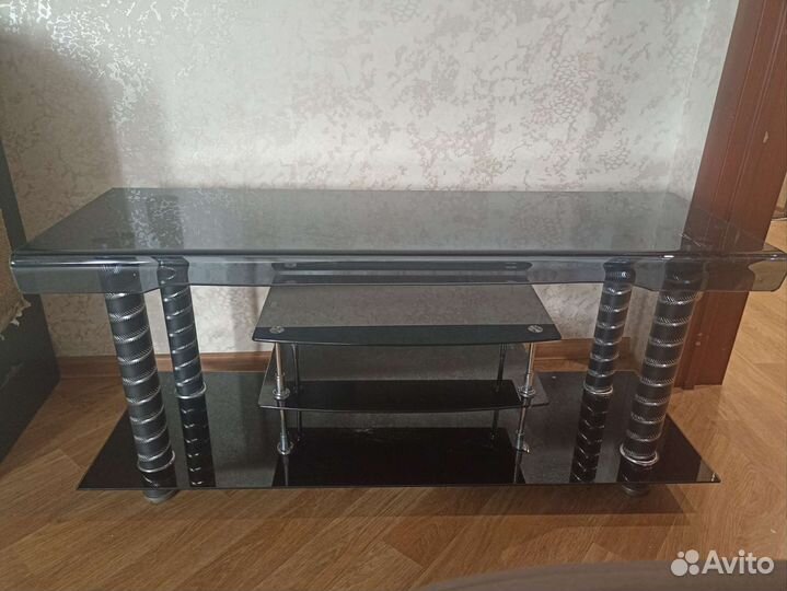 Стеклянная тумба под тв