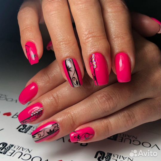 Мастер маникюра, педикюра и наращивания ногтей