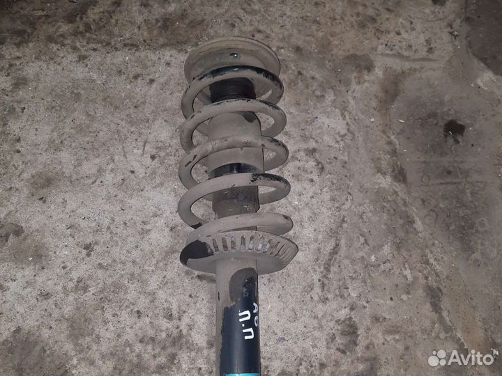 Передняя правая стойка audi a6 c5