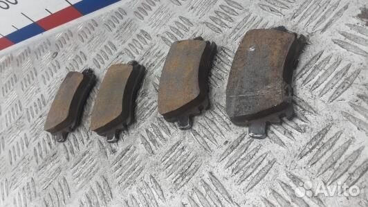 Тормозные колодки задние volkswagen passat B7 (ZML