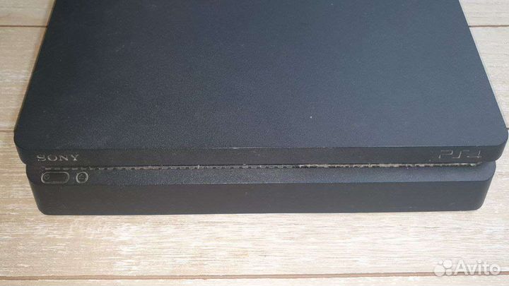 Sony playstation 4 slim