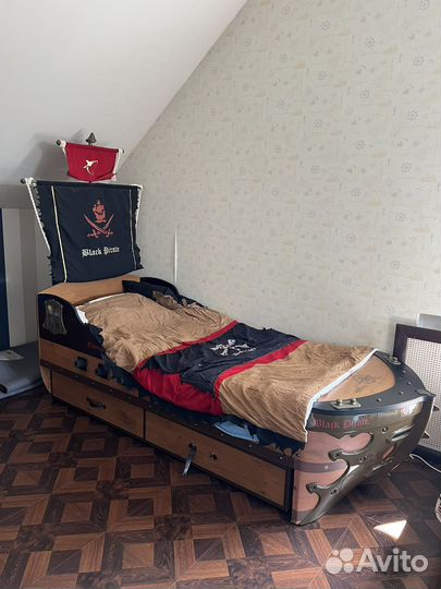 Детская кровать, комплект мебели cilek