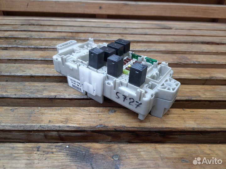 Блок предохранителей Mitsubishi Outlander CU2W