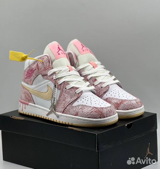 Кроссовки Nike Air Jordan 1 high Pink