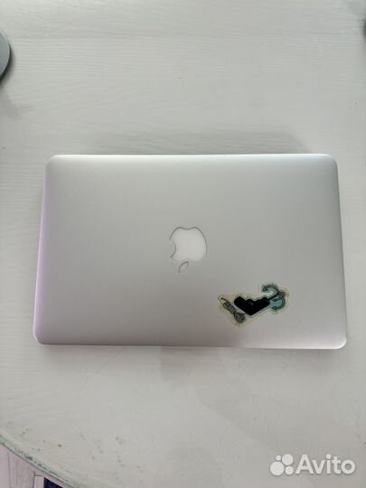 MacBook Air 11-inch, Early 2015