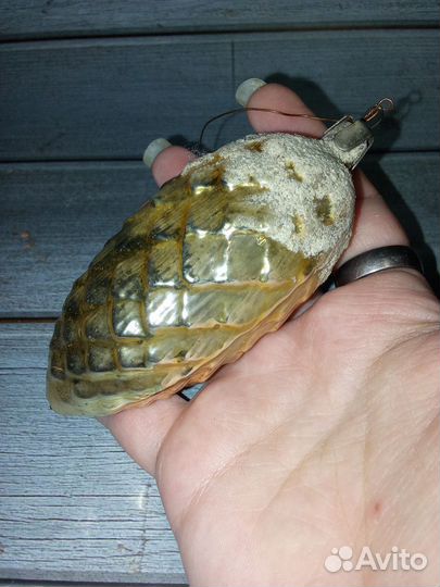 Ёлочная игрушка Шишка золотая СССР