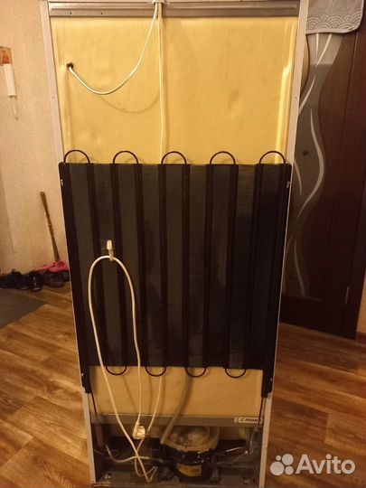 Холодильник бу indesit