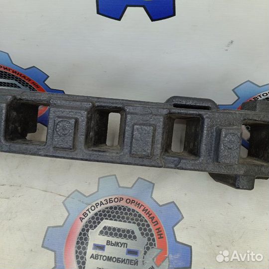 Наполнитель переднего бампера Volkswagen Polo 6