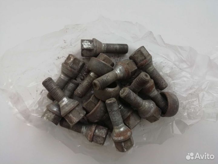 Колесные болты/секретки на Ваз