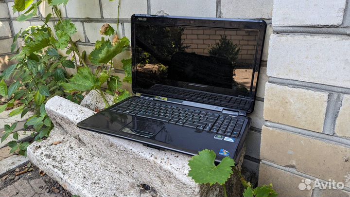 Ноутбук Asus K50IN с сумкой