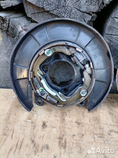 Пыльник тормозного диска Mitsubishi Lancer 10