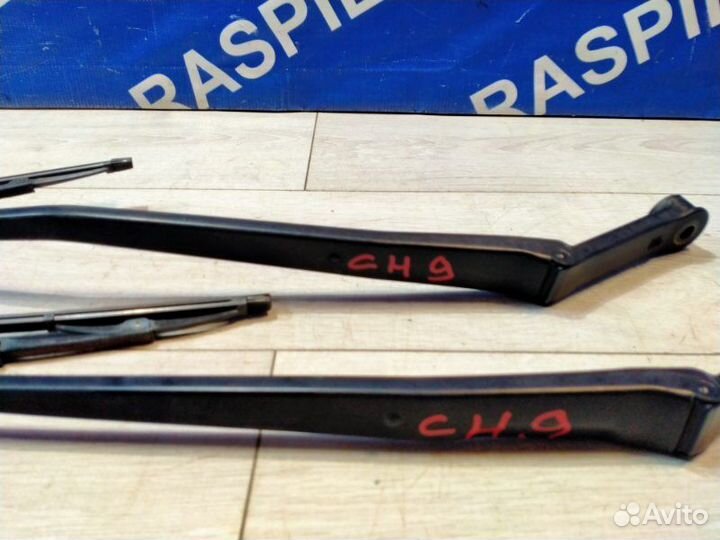 Поводки стеклоочистителя (держатель) Toyota Chaser