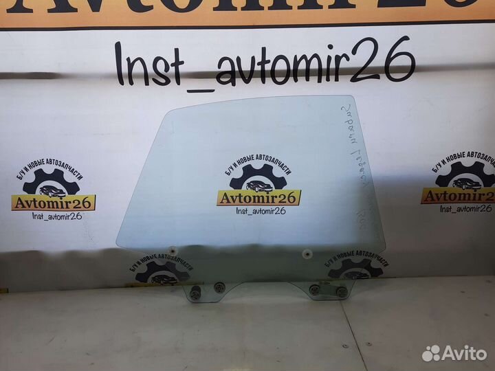 Стекло заднее правое Subaru Legasy