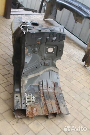 Четверть кузова передняя левая Nissan Teana J31