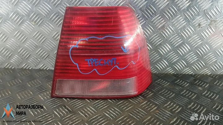 Фонарь задний правый Volkswagen Bora 2000