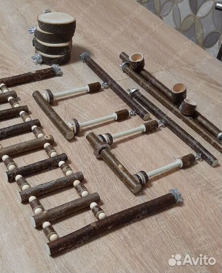 Игрушки, аксессуары для птиц