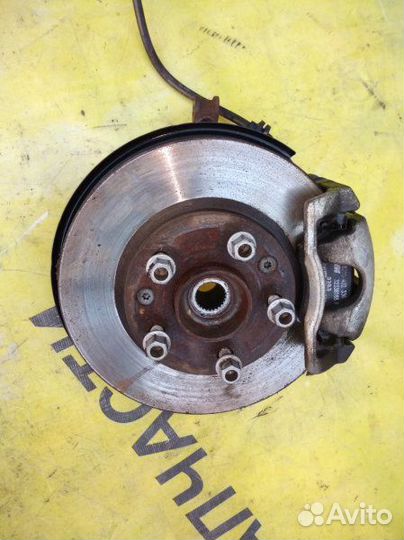 Ступица передняя правая Renault Duster F4R