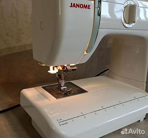 Швейная машина Janome 5515