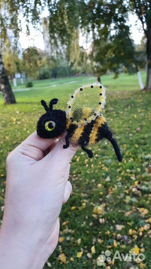 Брошь Пчела