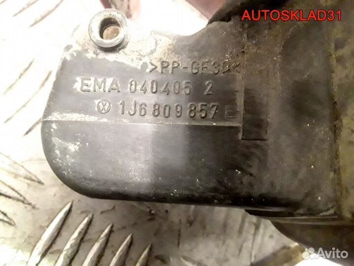 Лючок бензобака Volkswagen Golf 4 1J6809857E