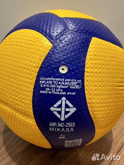 Волейбольный мяч mikasa v200w