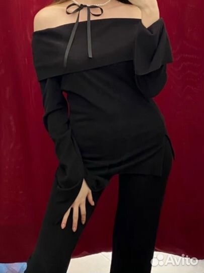 Кофта с открытыми плечами